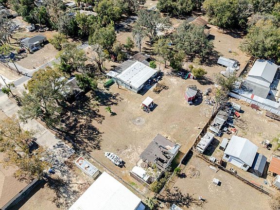 5th image of 4004 Amber Rd