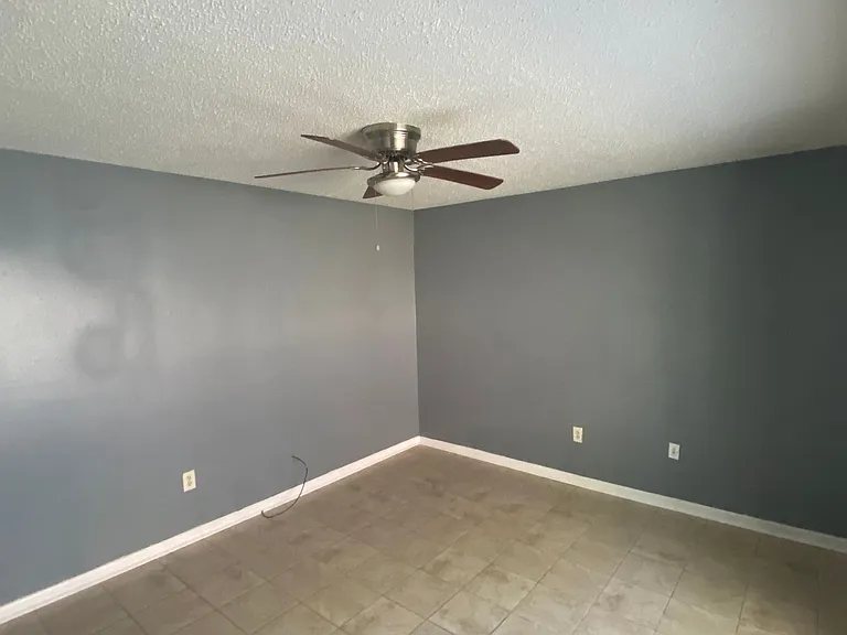 8433 Governor Dr — Photo 5