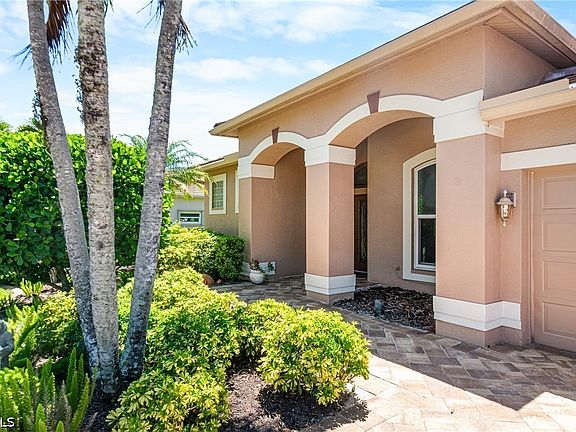 5th image of 8026 Tiger Palm Way
