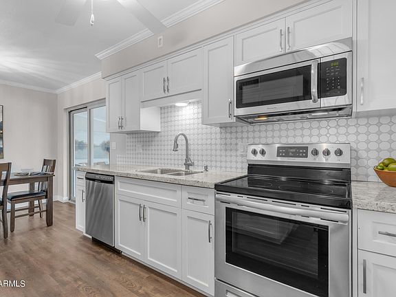 3rd image of 6433 E DALLAS Street