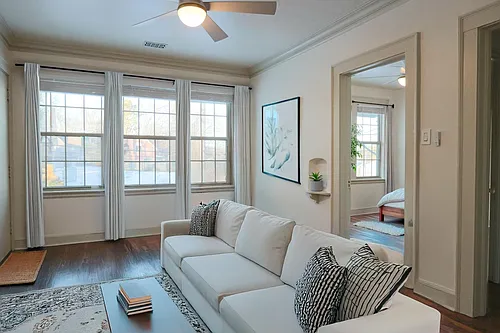 2015 Court Ave Photo 1