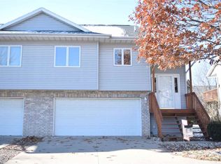 30 Shannon Dr, North Liberty, IA 52317