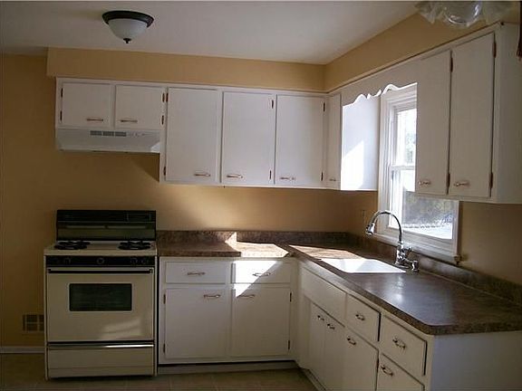3rd image of 63 Keating Dr