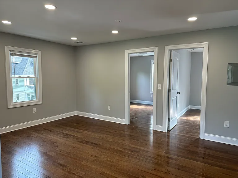 20 Van Dyke Pl #2 — Photo 2