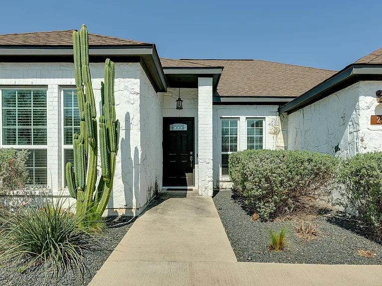 210 S Meadowlark St — Photo 2