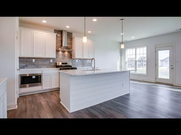 3616 Ringing Bell Ln, Louisville, KY 40245