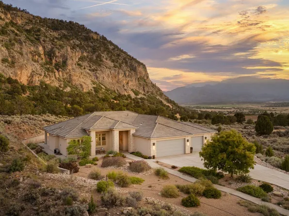 2246 S Chekshani Cliffs Ln, New Harmony, UT 84757