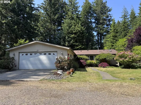 5565 Lakeview Dr, Florence, OR 97439