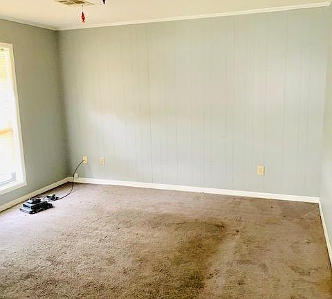 4th image of 802 Pamella St