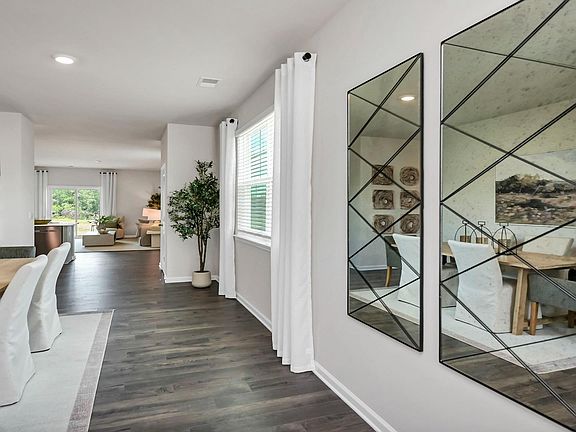 3rd image of 643 Glacier Rd