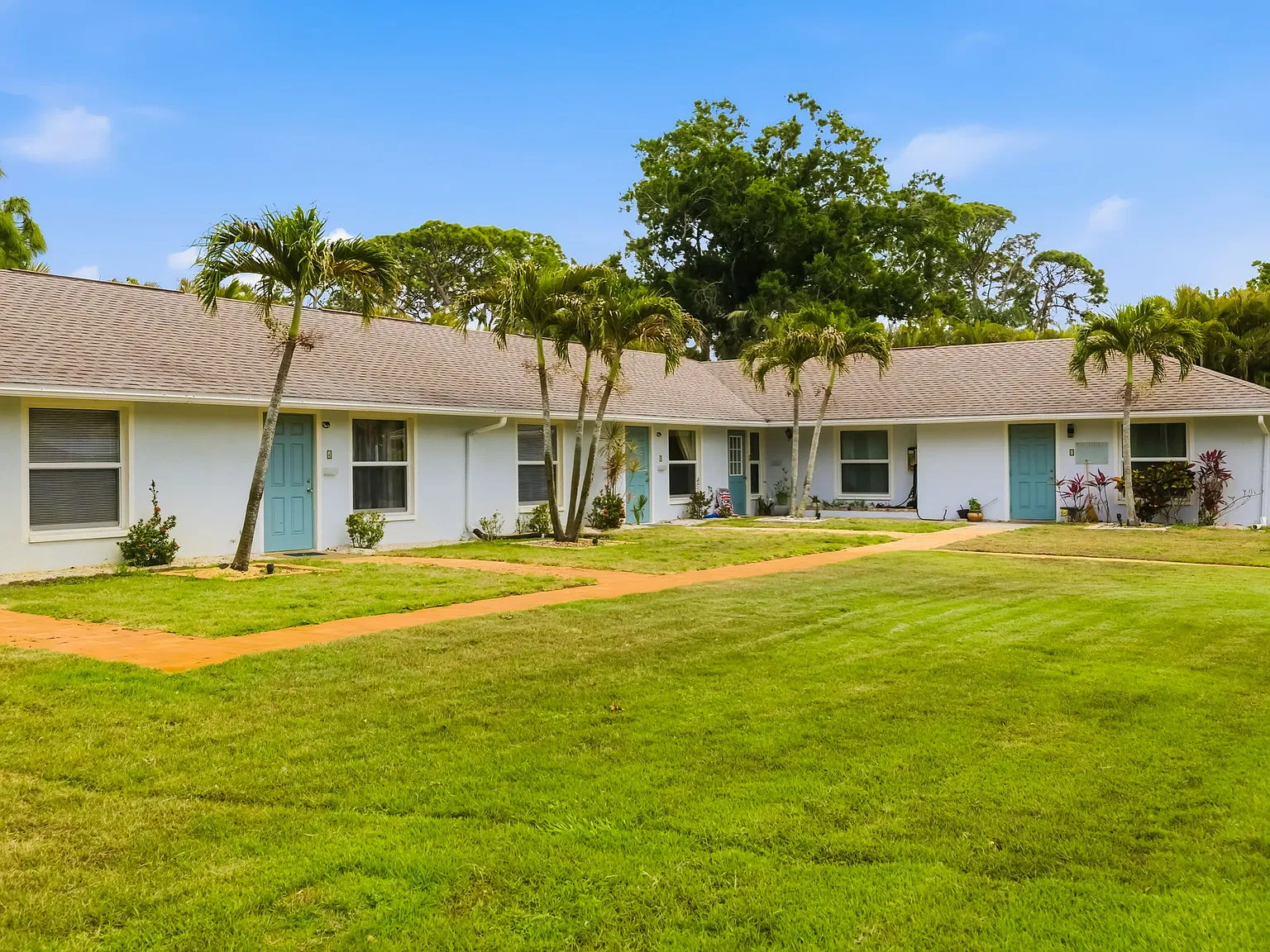 2 bed, 825 sqft, $1,950 — Photo 1