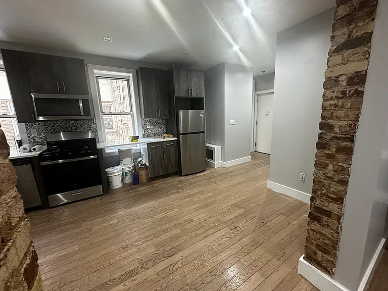 569 W 192nd St #F — Photo 18