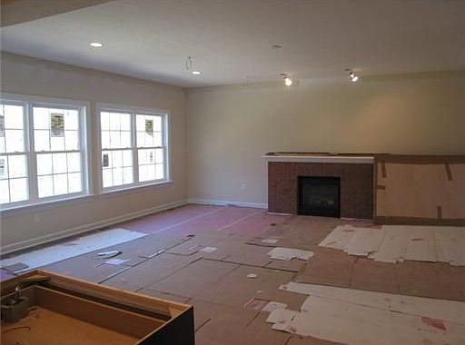 4th image of 818 Westminster Ln
