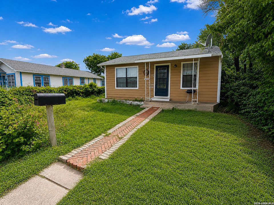 1st image of 807 SW 24th St