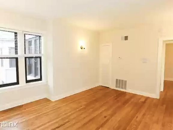 3rd image of 4036 1/2 N Ashland Ave APT 3S
