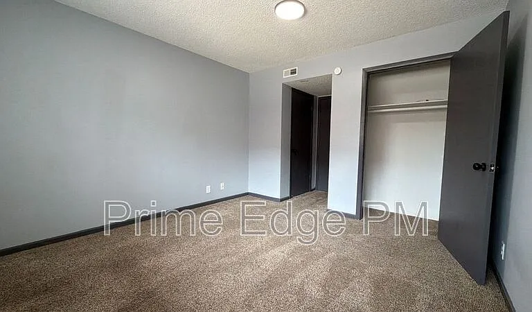 1121 N 28th St #4 — Photo 15
