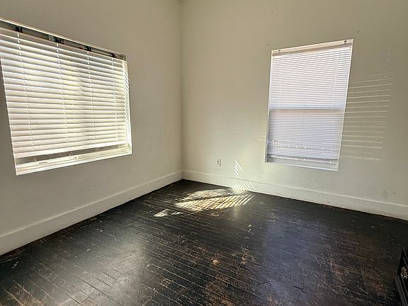 3rd image of 204 N Lake St