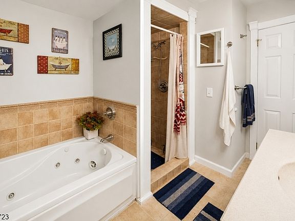 5th image of 54 Haverhill Ave