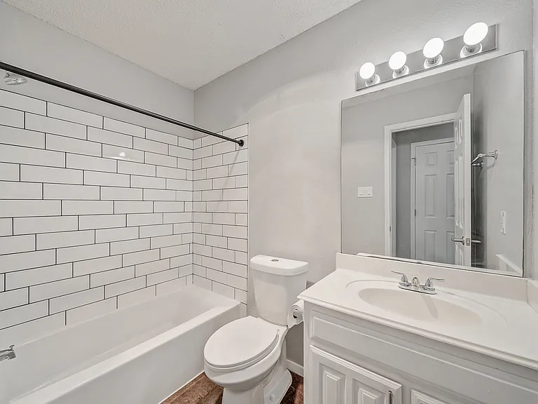 3300 Tommy Hays Dr — Photo 6