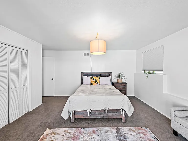 2120 Temple Hills Dr #2120LOWR — Photo 23