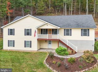 275 Monument Dr, PAw PAw, WV 25434