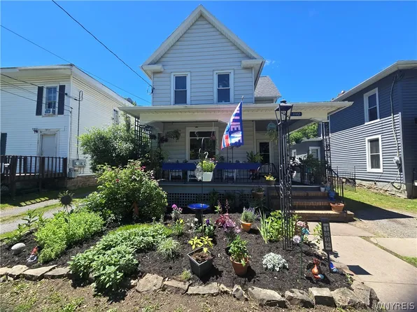 1002 West Ave, Medina, NY 14103