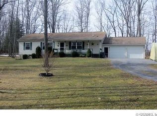 1724 Twin Oaks Dr, Penn Yan, NY 14527