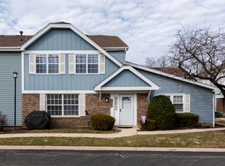 1634 Timber Trl #B, Wheaton, IL 60189