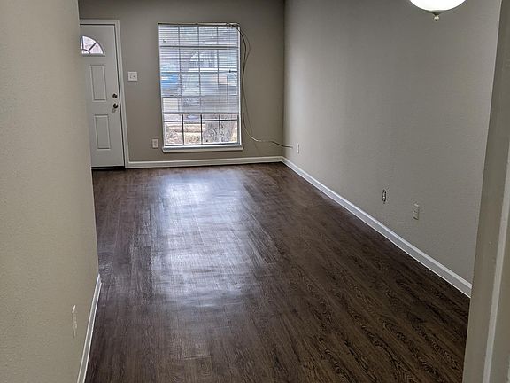 3rd image of 1736 Crestdale Dr #4
