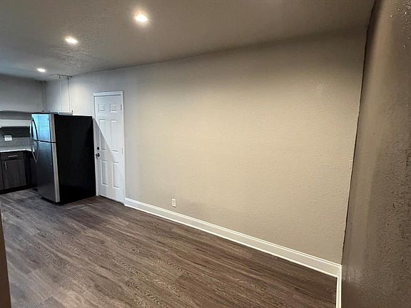3rd image of 4630 Woodside St Unit 1