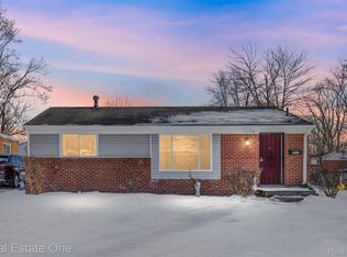 9535 Chamberlain St, Romulus, MI 48174