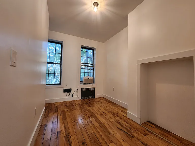 640 Kosciuszko St #2L — Photo 12