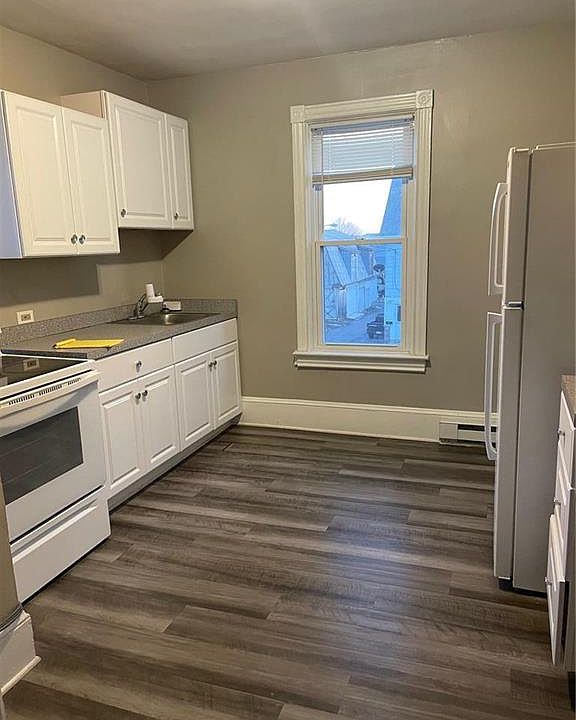 127 Mauch Chunk St, Nazareth, PA 18064 Zillow