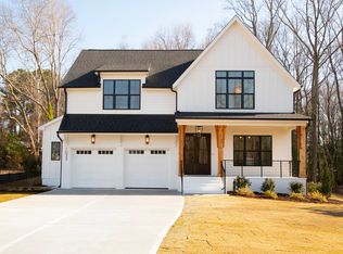 1033 Lily Claire Ln, Fuquay Varina, NC 27526