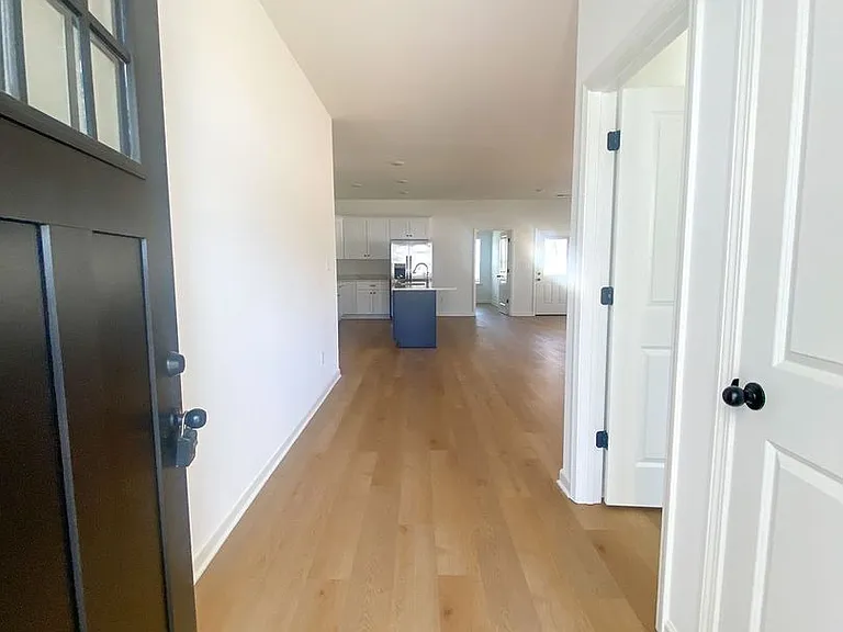 119 Oak Ave — Photo 2
