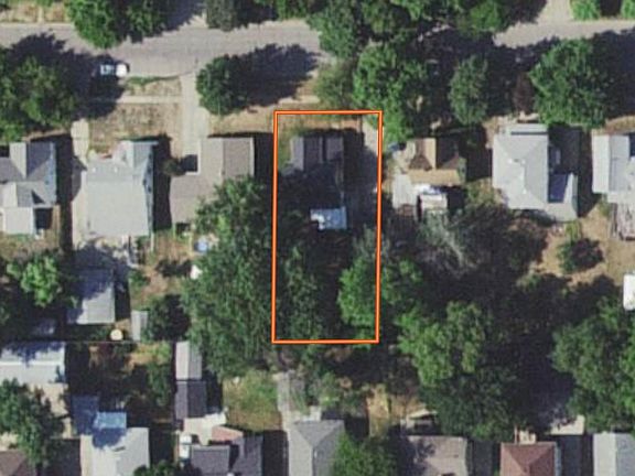 3rd image of 1016 High Ave E