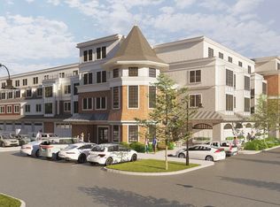 22 Everett St #203, Westwood, MA 02090