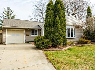 8701 Lynnhaven Rd, Parma Heights, OH 44130