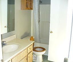 3rd image of 5136 Bloomfield Est