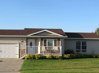 122 Allen Dr, Lincoln, ND 58504