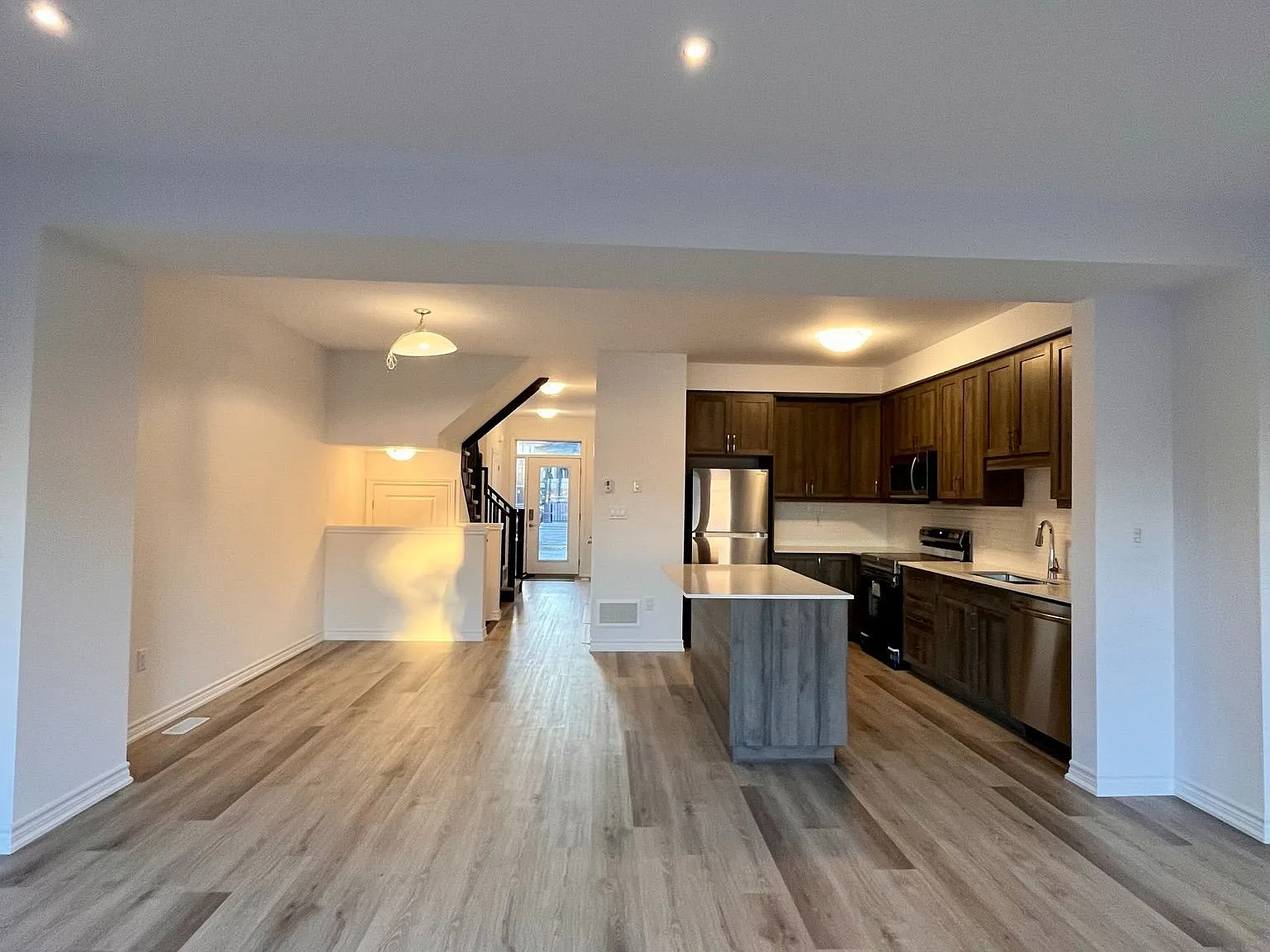 3 bed, $2,500 — Photo 3