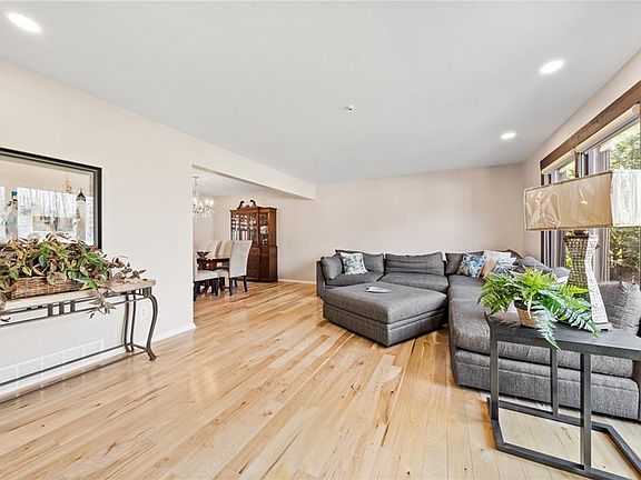 2nd image of 5117 Stansbury Dr