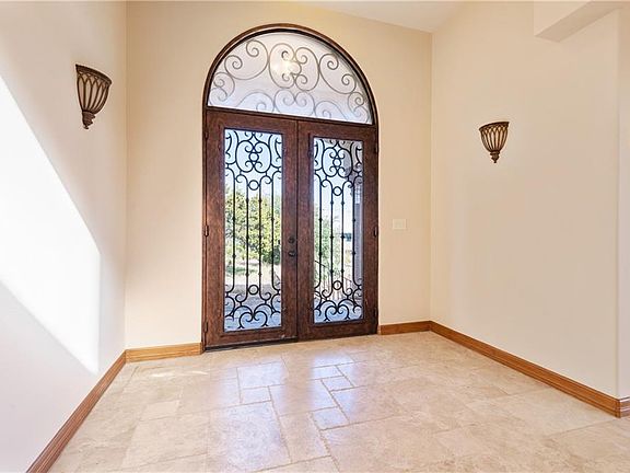 4th image of 16101 Crystal Hills Dr