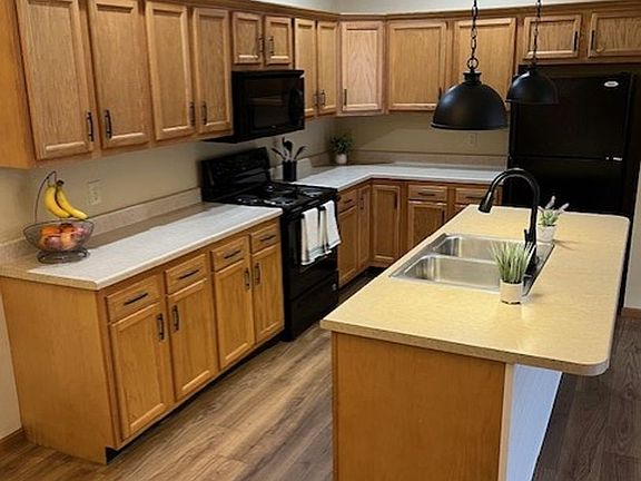 3rd image of 1530 Williamsburg Pl APT A