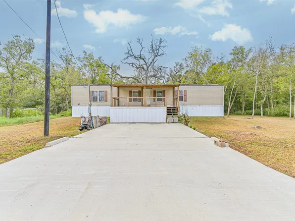 215 Sitka Dr, Holiday Lakes, TX 77515