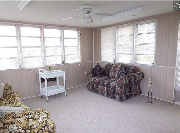 5th image of 317 N Chateau Dr