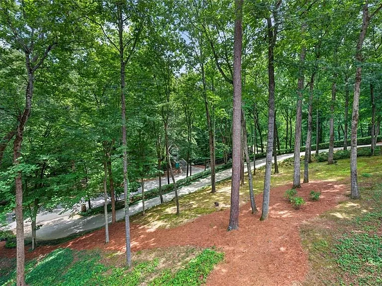 140 Valley Rd NW — Photo 11