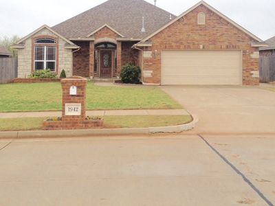 1942 W Blackpowder Way, Mustang, OK, 73064