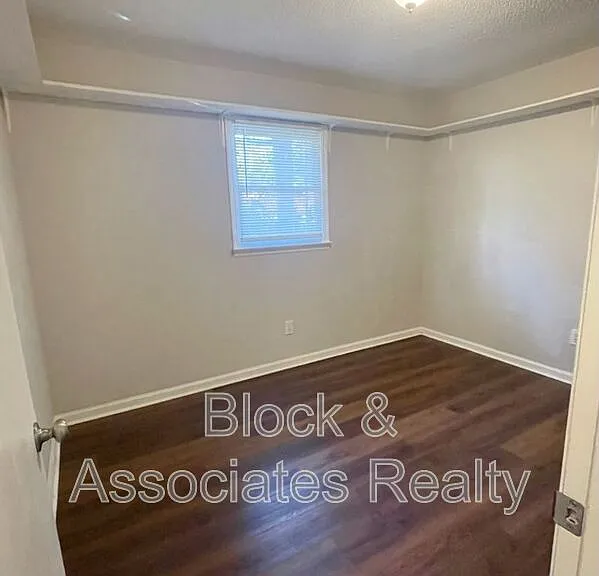 115 College St #1 — Photo 5