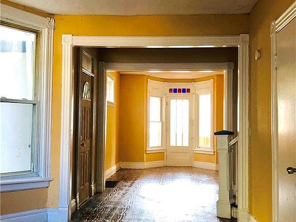 4th image of 186 Hampshire St